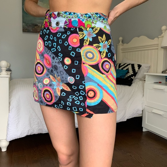 Reversible Miniskirt Wrap - Picture 5 of 6